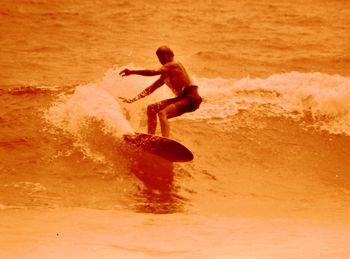 Ross doing a nice little cut-back...Northland junior champs!! Summer of '68...notice how the boards had got considerably shorter...harder rails, and far more maneuverable !!