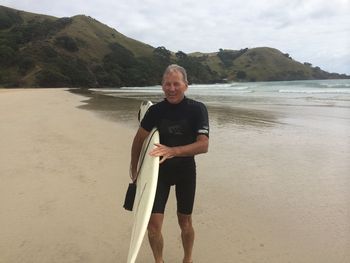Eddie...a local Paradise Bay / Mongonui boy these days.... Eddie still looking great...and just as pumped as ever after a good session...awesome stuff Eddie...( "Eddie would go" ...Ha!!)...