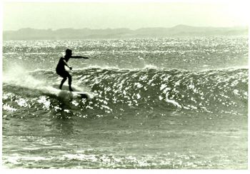 Shipwreck Bay ..summer of '66...flying down the line...awesome!!... A photo from Trevor Kings collection.....looks an awful lot like Trevor to me!!!!...there may have been a half-a-dozen other guys in the water this day....but very unlikely anyone further around the point!!!....