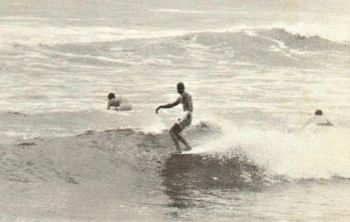 Taff (Kennings) poised nicely on the nose as well...Piha 1967 Taff was one of those local Auckland guys that exuded the Californian mystique.....probably unknowingly....but the Californian 'wind n sea' thing seemed to suit him perfectly...when i thought of the local 'wind n sea' guys, he always came to mind!!...