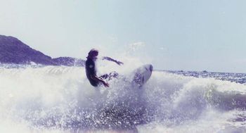 and here's another Alach lad....goofy foot ripper 'Lee' Alach Greg had 3 sons and here's the middle one 'Lee' ripping up a place called 'The Farm' on Sydney south coast...great wave ..have surfed it myself many times.....but hey..how cool is it to see the next generation (x) having fun in the surf!!..awesome!!