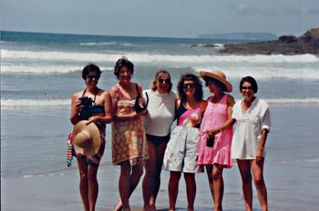 around the mid '90s.....reunion time for the girls..Sandy Bay!! Margaret (Player) Clements...Pat (King) Pickmere...Elaine (Crook) Beehre....Fay (Williams) Gerrand-Smale...Maxine (Robinson) Cochrane....Sue Pemberton...."the bunnies of the 60s" woo hoo!!!