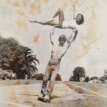 How about a bit of safe skateboarding....to easy...Warren Patterson and Leslie Ward.....maybe its not them!!!!!