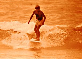 'Dak' Allan McDonald...Northland champs...summer of '68 Dak was not necessarily noted for his backhand attack..but was certainly noted for his radical forehand lay-back cut-backs...that sprayed everyone within 50ft of him including all the people on the beach and cars driving past...Ha!!