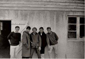 and here's a bunch of those 'good for nothing'..'no good' surfie bums...Ha!! The flamboyant Billy Prichard...steely eyed Jackson...'Robinson the ring leader'...Mr Cool Brucey baby...and Barnesy the bruiser!!..............the old Waipu Cove clubhouse!