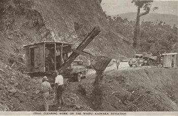 1938 in fact here's the exact same piece of road 73yrs earlier (than the last photo) funny to think that when we moved to the Brynderwyns in 1956....only 18 yrs before in 1938...there was no road over the Brynderwyns....only way to get to Whangarei then was around thru Mangawhai or Maungatoroto up to the 1940s...
