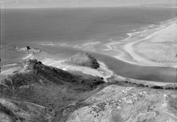 Mangawhai Northland 1958...how deserted does that look!!! That Mangawhai bar looks as good as ever!!....just no one surfing it yet!! I wonder when it was first surfed...anyone got any ideas!!....