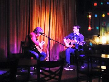 11188339_956186697755469_4331763806533111250_n Mike and guitar great Jack Lawrence at Petra's Piano Bar (2015)
