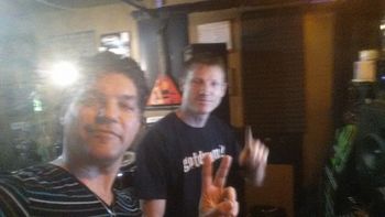 Saul Lopez Music images y el ingeniero Mike Bartley En los estudios Accutrax, Riverview Florida, 2015