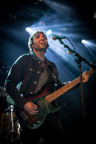 Kay Hendriksen Holen, bass.