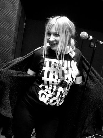 Touring with Bricks in the wall #pinkfloyd #pinkfloydtribute #backupsinger #dallas #houseofblues #thesightsandsoundsofpinkfloyd #samanthanewark #tiffanybelle #rachelbeene #jem #jemandtheholograms #itsshowtimesynergy