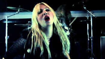 musicvideo #samanthanewark #samanthanewarksinging #touringsinger #femalevocals #rockband #singersongwriter #losangeles #dallas #texas #performingsongwriter #chicksinger