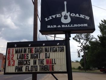 Touring with Bricks in the wall #pinkfloyd #pinkfloydtribute #backupsinger #dallas #houseofblues #thesightsandsoundsofpinkfloyd #samanthanewark #tiffanybelle #rachelbeene #jem #jemandtheholograms