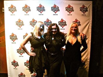 Touring with Bricks in the wall #pinkfloyd #pinkfloydtribute #backupsinger #dallas #houseofblues #thesightsandsoundsofpinkfloyd #samanthanewark #tiffanybelle #rachelbeene #jem #jemandtheholograms #itsshowtimesynergy