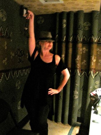 Touring with Bricks in the wall #pinkfloyd #pinkfloydtribute #backupsinger #dallas #houseofblues #thesightsandsoundsofpinkfloyd #samanthanewark #tiffanybelle #rachelbeene #jem #jemandtheholograms #backstage #itsshowtimesynergy