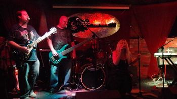 samanthanewark #samanthanewarksinging #touringsinger #femalevocals #rockband #singersongwriter #losangeles #dallas #texas #performingsongwriter #chicksinger #newyork #nashville