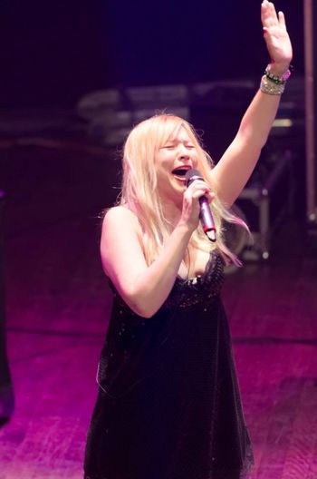 Touring with Bricks in the wall #pinkfloyd #pinkfloydtribute #backupsinger #dallas #houseofblues #thesightsandsoundsofpinkfloyd #samanthanewark #tiffanybelle #rachelbeene #jem #jemandtheholograms
