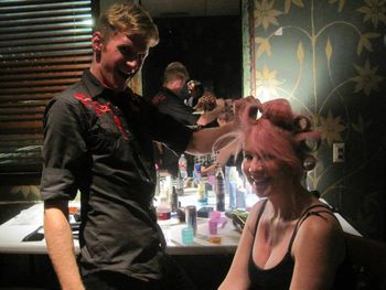 Touring with Bricks in the wall #pinkfloyd #pinkfloydtribute #backupsinger #dallas #houseofblues #thesightsandsoundsofpinkfloyd #samanthanewark #tiffanybelle #rachelbeene #jem #jemandtheholograms #backstage #itsshowtimesynergy