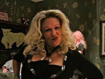 Touring with Bricks in the wall #pinkfloyd #pinkfloydtribute #backupsinger #dallas #houseofblues #thesightsandsoundsofpinkfloyd #samanthanewark #tiffanybelle #rachelbeene #jem #jemandtheholograms #backstage #itsshowtimesynergy