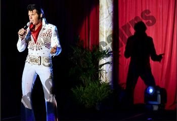 From my showcase at the Sunburst Convention in Orlando Florida Sept 2014. I was singing "Suspicious Minds ""