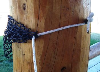 Wrap a big tree by passing the lead through the bottom of the bag and bind the lead to the strap with a quick release knot. CAUTION never use the "wrap the strap" knot at any time the bag cannot easily be moved!!