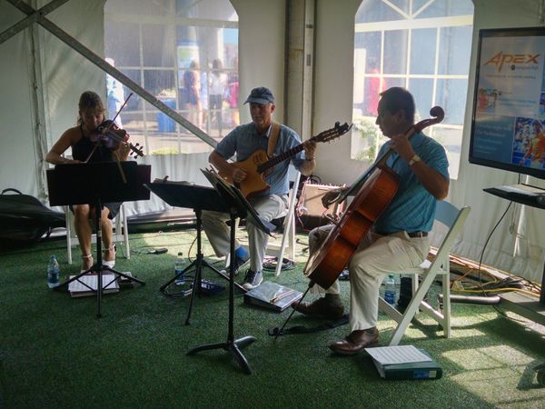 Santa Ono is not our usual 'cellist, but we'll let him sit in again anytime! Update- I had planned to have a more structured sit-in with Pres. Ono at the 2016 brunch, but I believe he'll have moved to British Columbia by then. Ah, well....