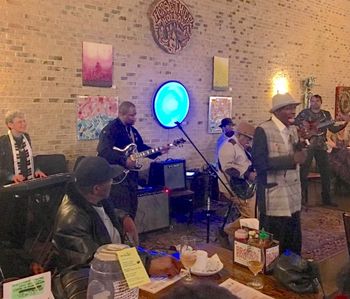 Bonni plays with LArry Taylor blues and soul band at Horse Thief Hollow pub in Beverly, southwest Chicago, 2016