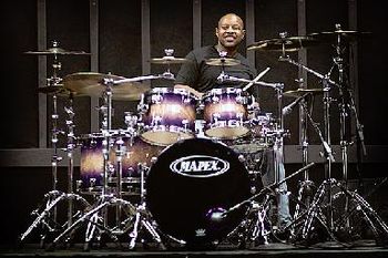 Hilary duff tour kit...get'em at www.mapexdrums.com!