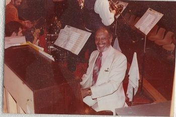 Kenneth Barton Sr at the piano. Wonderful player, playing reminiscent of Art Tatum. Glad to have gotten to play music with him. RIP Kenny!