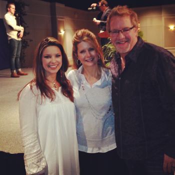 Karyn and I played an event where GiGi from GiGi's cupcakes spoke. Great time..Amazing Cupcakes...LOL