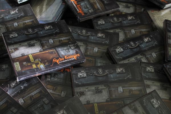 TAMBIÉN PUEDES ESCUCHARLO YA EN SPOTIFY
