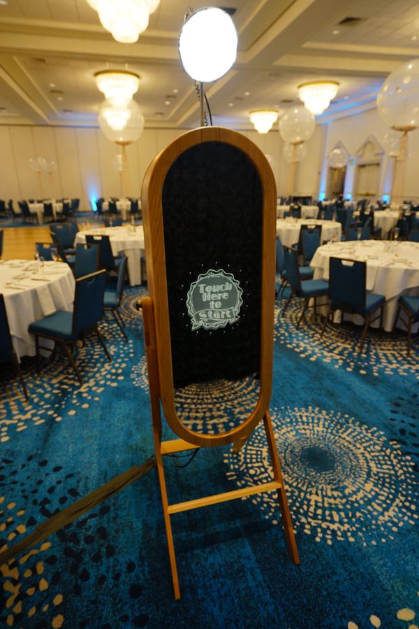 Vintage Mirror Booth