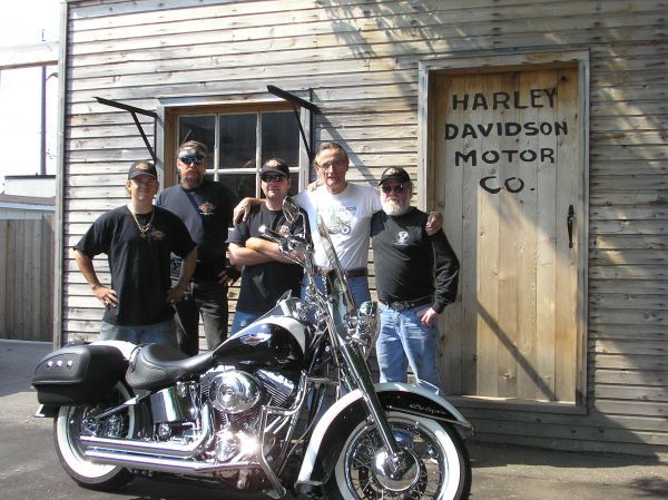 Neil with 'Brothers' at Hips Cycle, Brantford, Ontario ~ August 1, 2007. Photo copyright Neil w Young