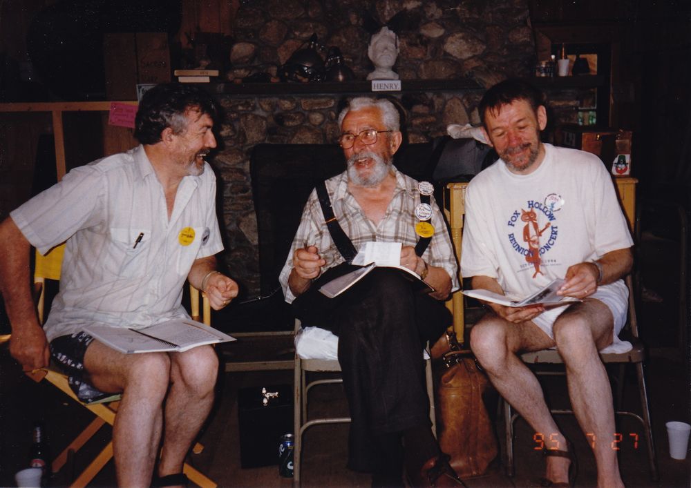 With Bob Copper and Lou Killen, Pinewoods 1995 - photo by Linda Mattson