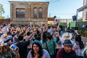 Ross receiving applause for his Alphorn solo at 2019 Wurstfest in New Braunfels. Photo by Mark Hiebert.