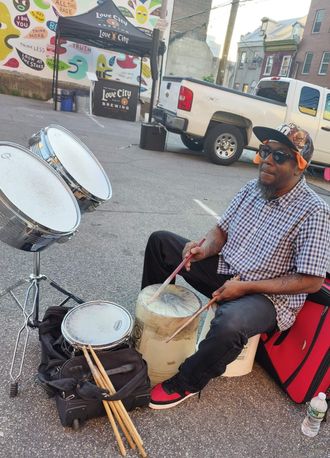 Lava, Beatboxer/Drummer