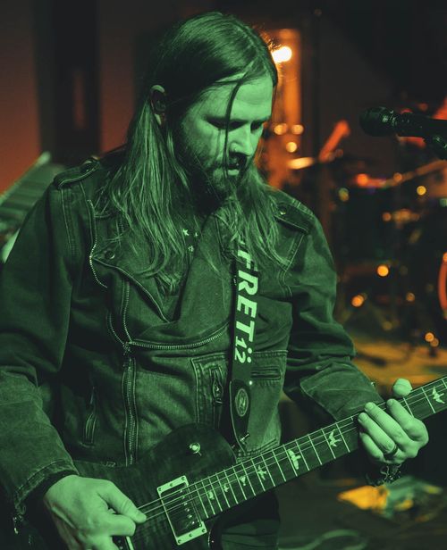 Ross Hamil - Lead Vocals/Rhythm Guitars