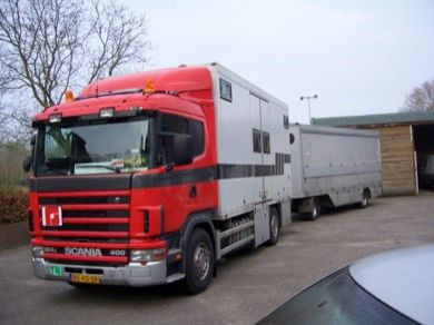 The organ is transported with the above truck.