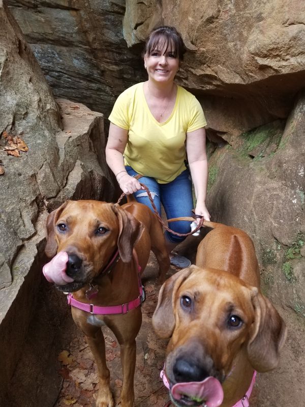 Stacey with Joon & Penny in Alabama on vacation Ridgebacks 2018
