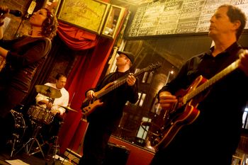 Kimberly & the Dreamtime at Dépanneur Café, Cabaret de Magog, April 14, 2012; photo by Peter Gonda (Photofade)