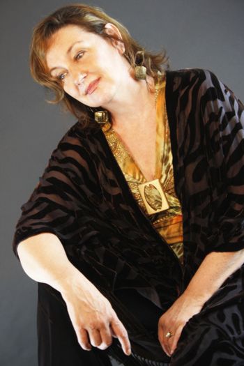 Photo of Cheryl Hodge by Allana Haradyn http://allanaharadyn.com