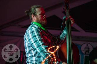 Jan Nawa (Upright Bass)