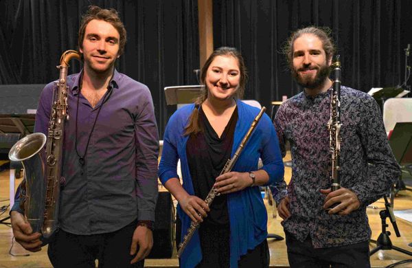 Woodwinds:
Samantha Marshall, Louis Arques (R), Baptiste Horcholle (L). CLICK PHOTO to visit Louis Arques and Richard Boukas's DIÁLOGOS BRAZILIAN DUO.