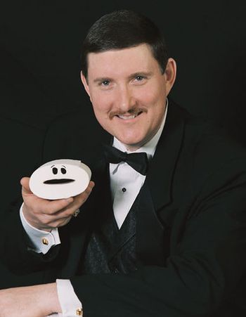 It's Tom Burgoon! One of the funniest Magicians I have ever known. www.tomburgoon.com