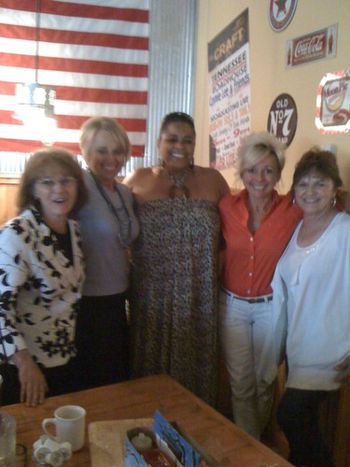 CONNIE LEE & SISTERS with SHEILA RAYE CHARLES @ TENNESSEE ROADHOUSE for CONNIE LEE & FRIENDS RADIO SHOW!!