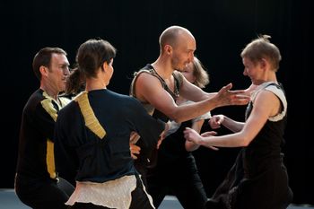 “This is what we do in winter”, choreographed by Cid Pearlman, created with and performed by Tiina Mölder, Helen Reitsnik, Rain Saukas, Alexis Steeves, David King, Photo: Beau Saunders