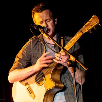 Jon Hart - singer surrey uk
