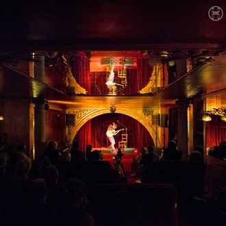 Jon Hart - award-winning fingerstyle singer-songwriter