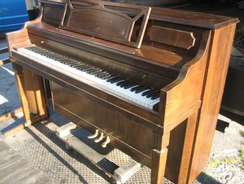 1979 Vose & Sons before refinishing Ugly dated dark oak stain, Ugly styling above the music desk all removed.