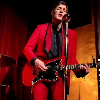 Sam Russell-vocals, guitar